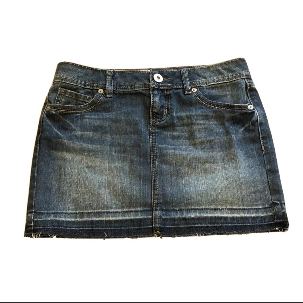🆕 SO distressed denim mini jean skirt sz 1